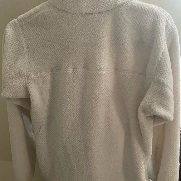 Patagonia cream pullover - Picture 3 of 3